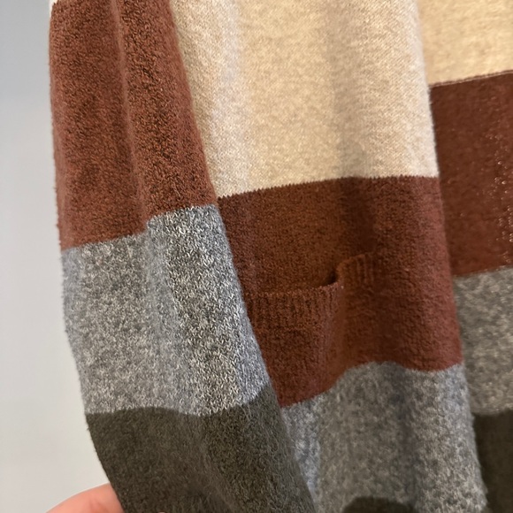 Pinque Colorblock Cardigan - Picture 3 of 7